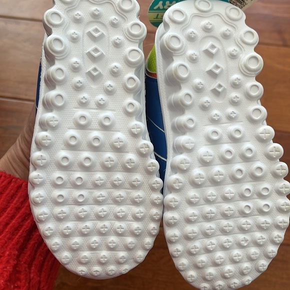 NWT Koala Kids Size 7 Baby Tennis Shoes
Sneakers Memory Foam Bright Colors - Picture 4 of 7